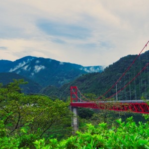 雨上がりの大渡ダム大橋