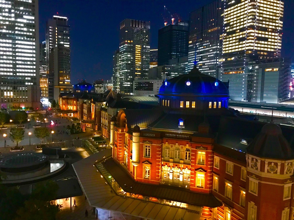 東京駅ブルーライト