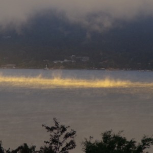 「山中湖の蒸気霧」