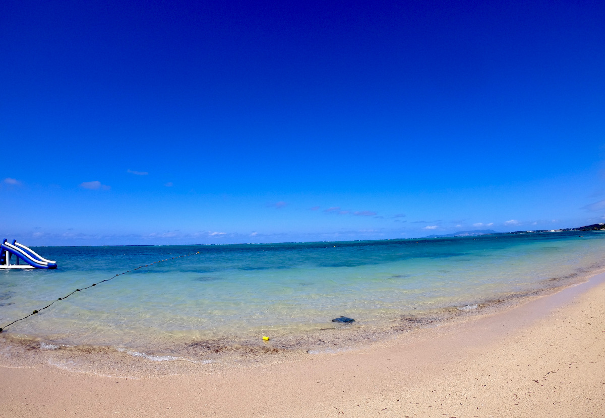 10月でも沖縄の海は素敵です