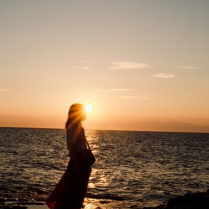 夕日をバックに