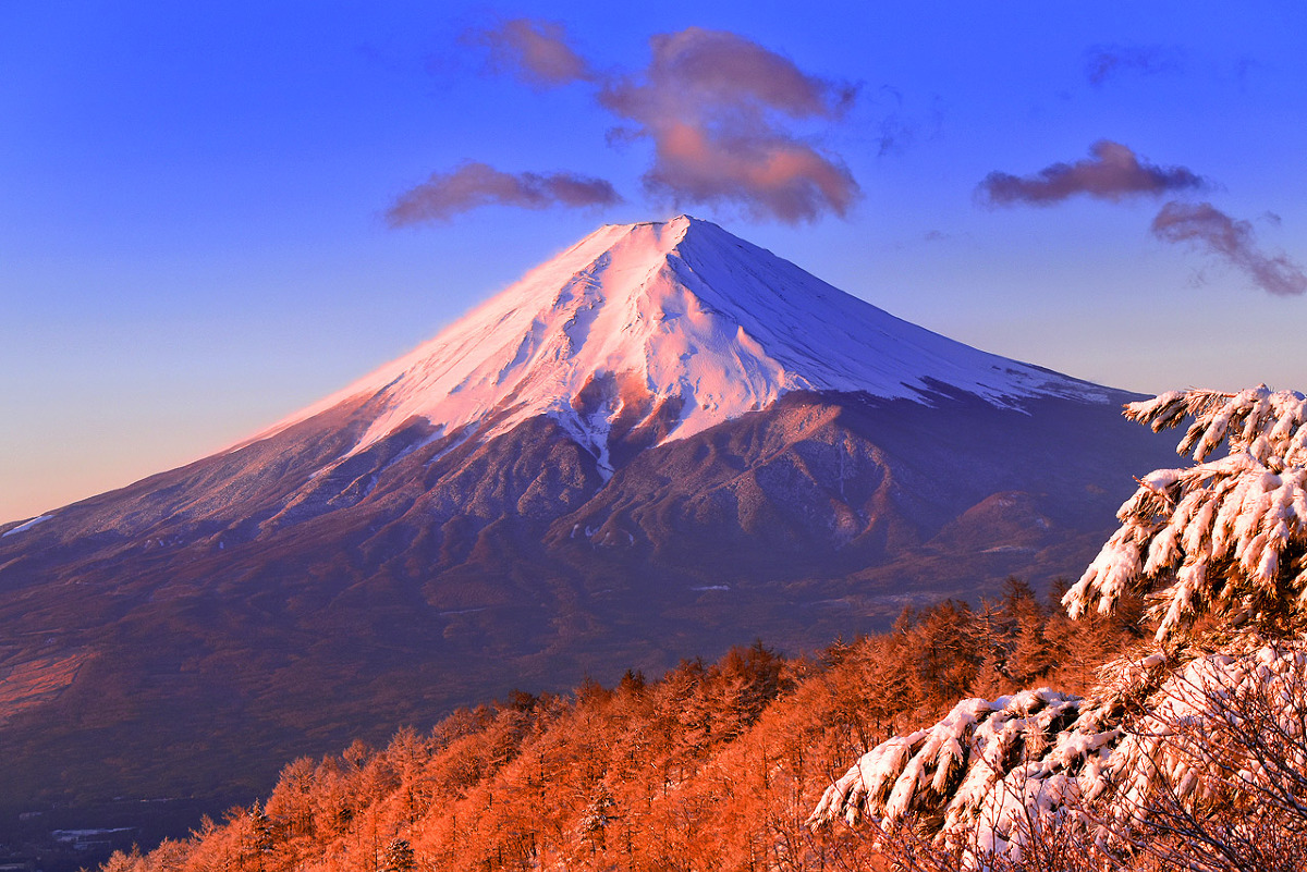 三ツ峠山から臨む赤富士