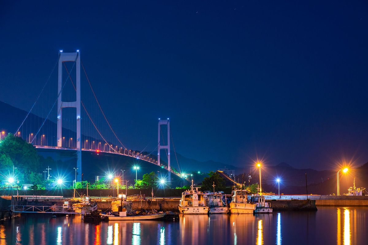 安芸灘大橋の夜景