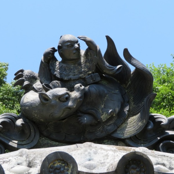 杉谷の里山・軍神社の浦島太郎と亀